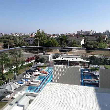 Luxury Pool View Apartment *